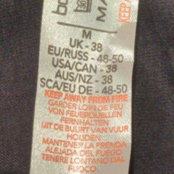 Boohoo Man University of Chicago Short Sleeve Crew Neck Tee in Black size Medium - Picture 5 of 6